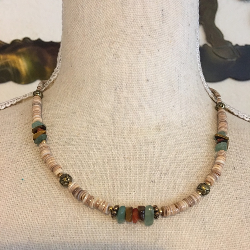 Vintage agate with gold tone rose accents necklace